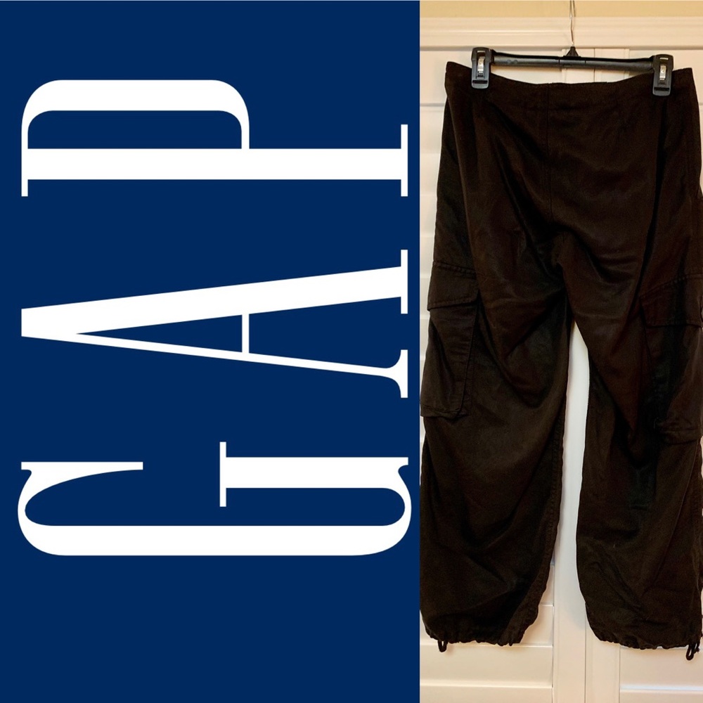 CLASSY Gap Cropped Cargo Pants